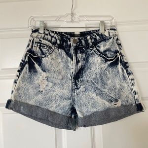 Forever 21 High Waisted Acid Wash High Waisted Hem Denim Shorts